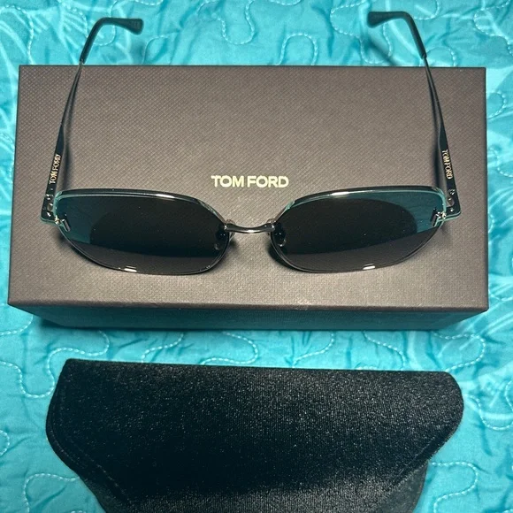 Tom Ford Claudia Black and Gold Designer Sunglasses - Picture 1 of 7